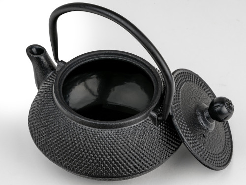 Litinová konvička na čaj Jang 0,5L, černá