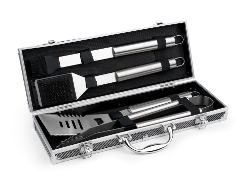 Grilovací náčiní v kufru