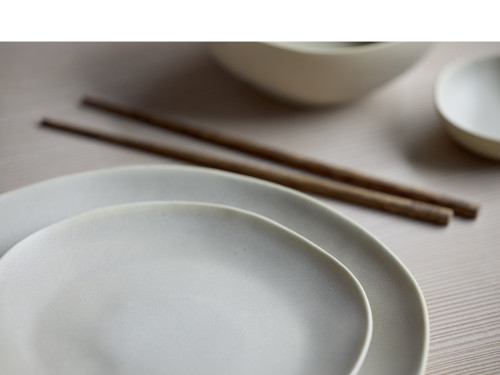 Kameninový mělký talíř Shoku Soft Beige 20 cm