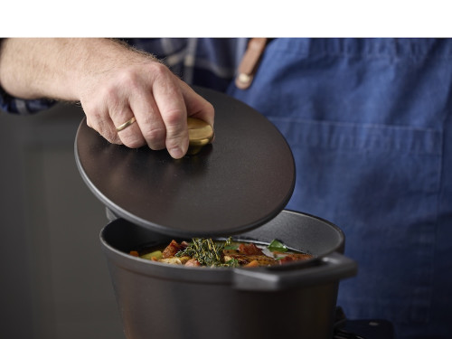 Litinový kastrol kulatý 3,6l Black 