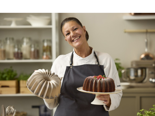 Forma na bábovku Swirl 24 x 10 cm Rose gold