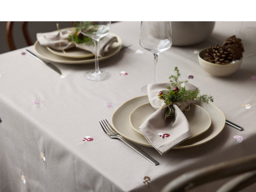 Vánoční ubrus 140x220 Christmas Hearts Embroider Rose