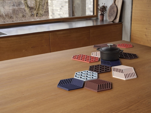 Silikonová podložka pod horké Hexagon Burgundy